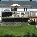 patio-avec-deck-de-piscine-en-epinette-torrefie-a-trois-rivieres-1.JPG