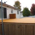 patio-avec-deck-de-piscine-en-epinette-torrefie-a-trois-rivieres-17.JPG